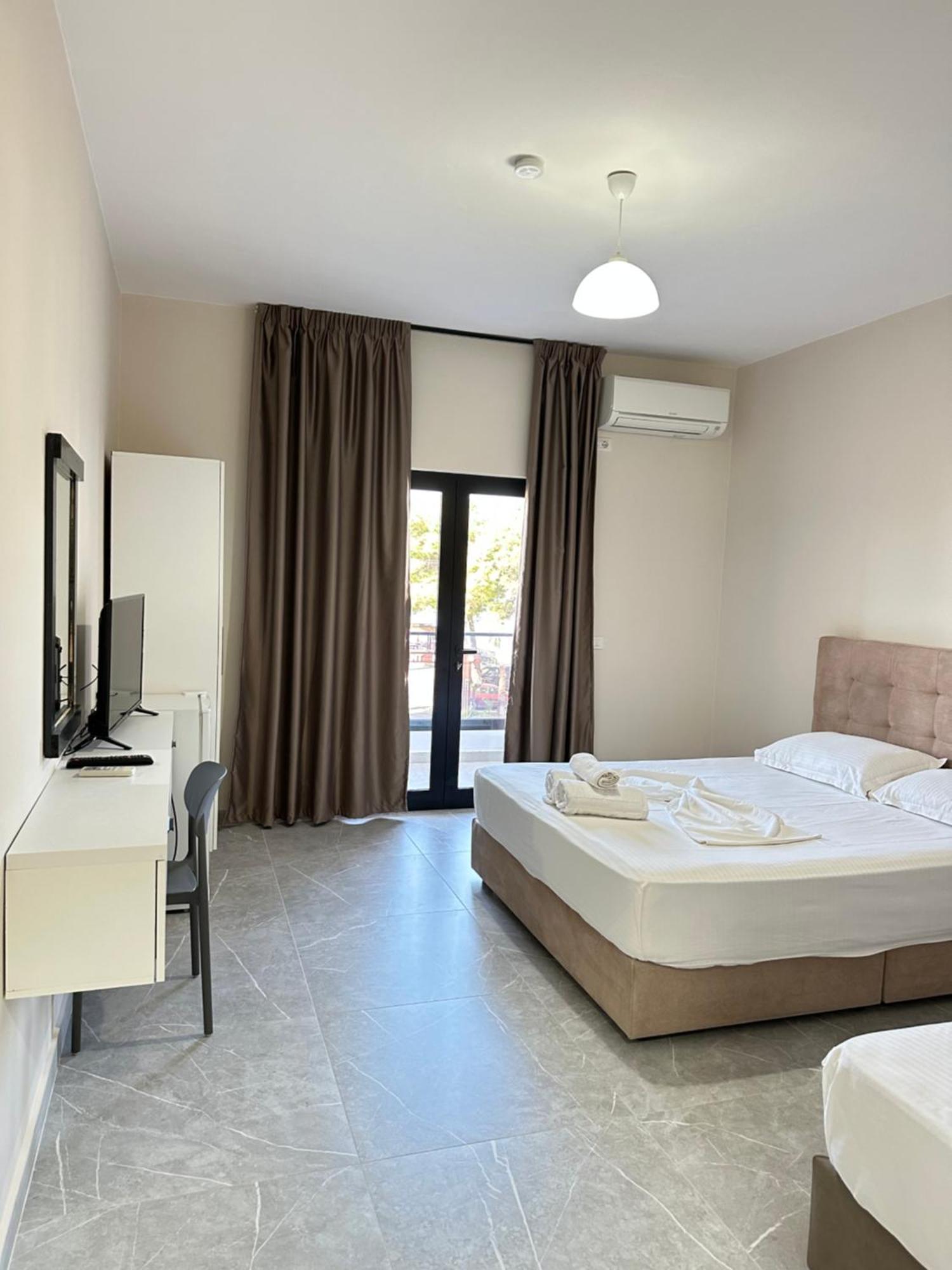 Molla Hotel Restorant Shengjin Bagian luar foto