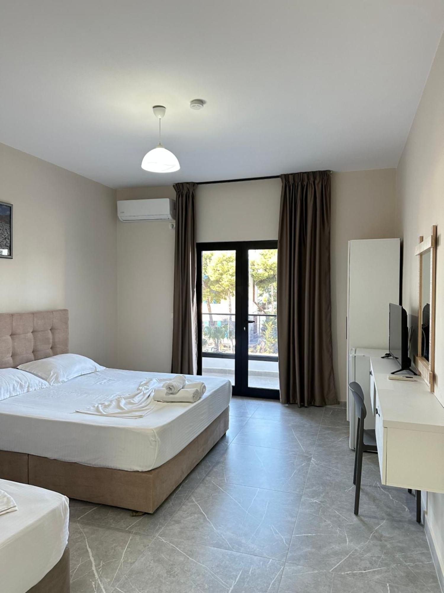 Molla Hotel Restorant Shengjin Bagian luar foto