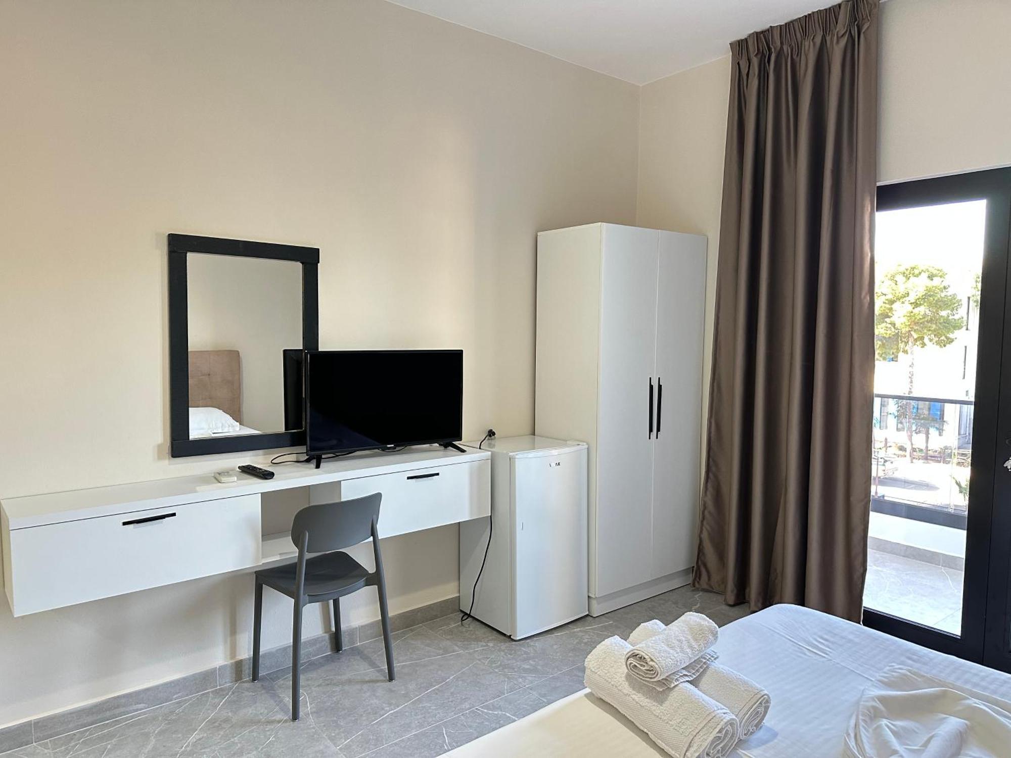 Molla Hotel Restorant Shengjin Bagian luar foto