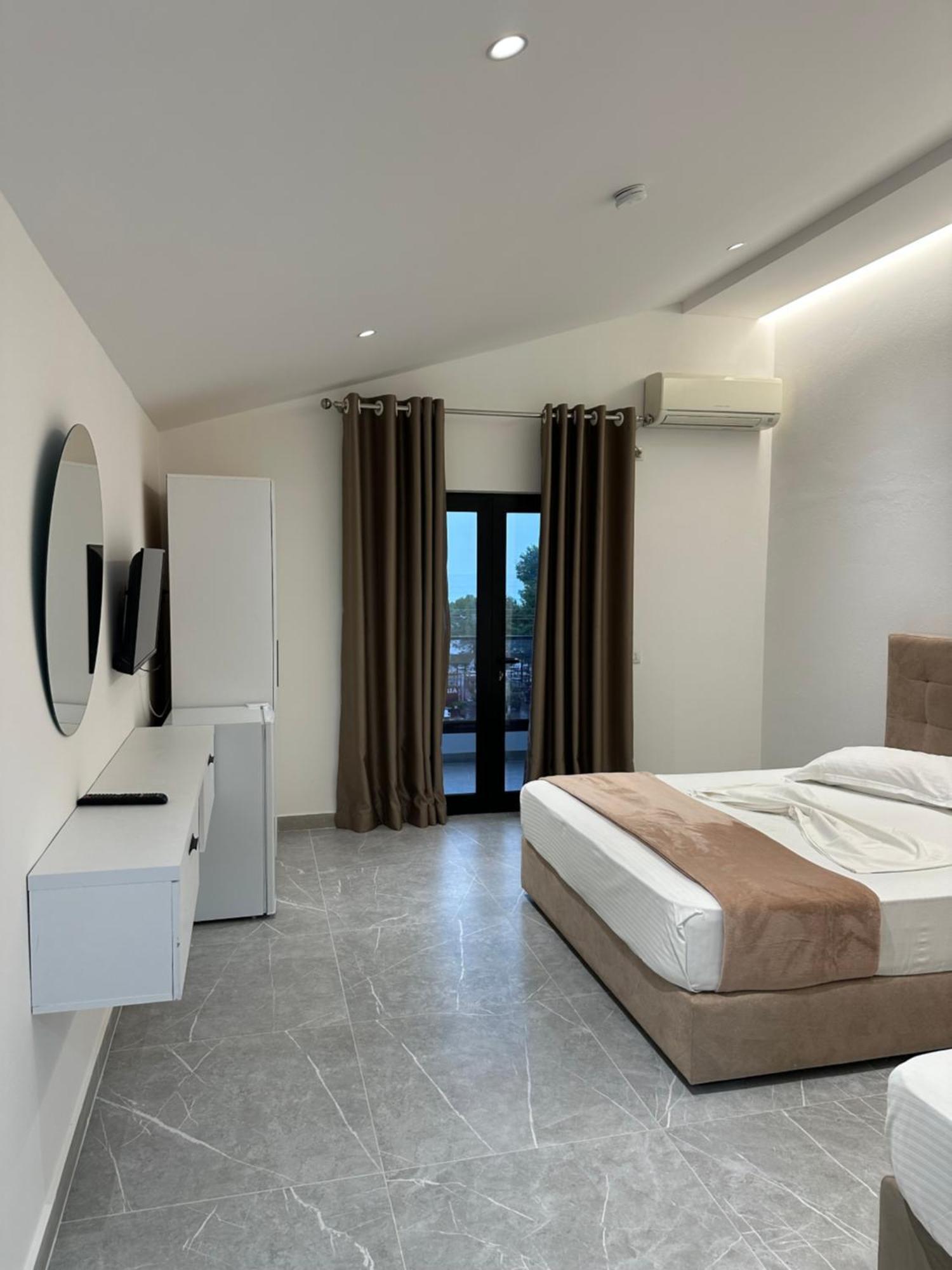 Molla Hotel Restorant Shengjin Bagian luar foto
