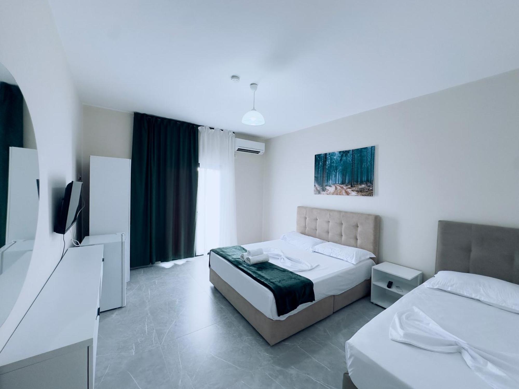 Molla Hotel Restorant Shengjin Bagian luar foto